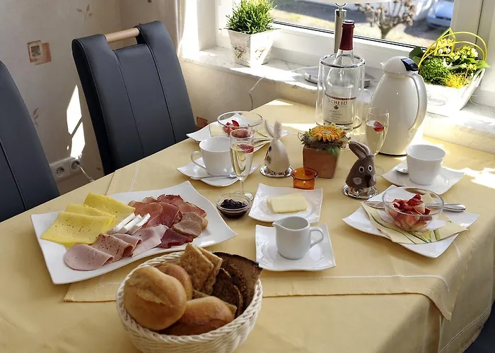 Wein Und Gaestehaus Scheid Casa de hóspedes Sankt Aldegund